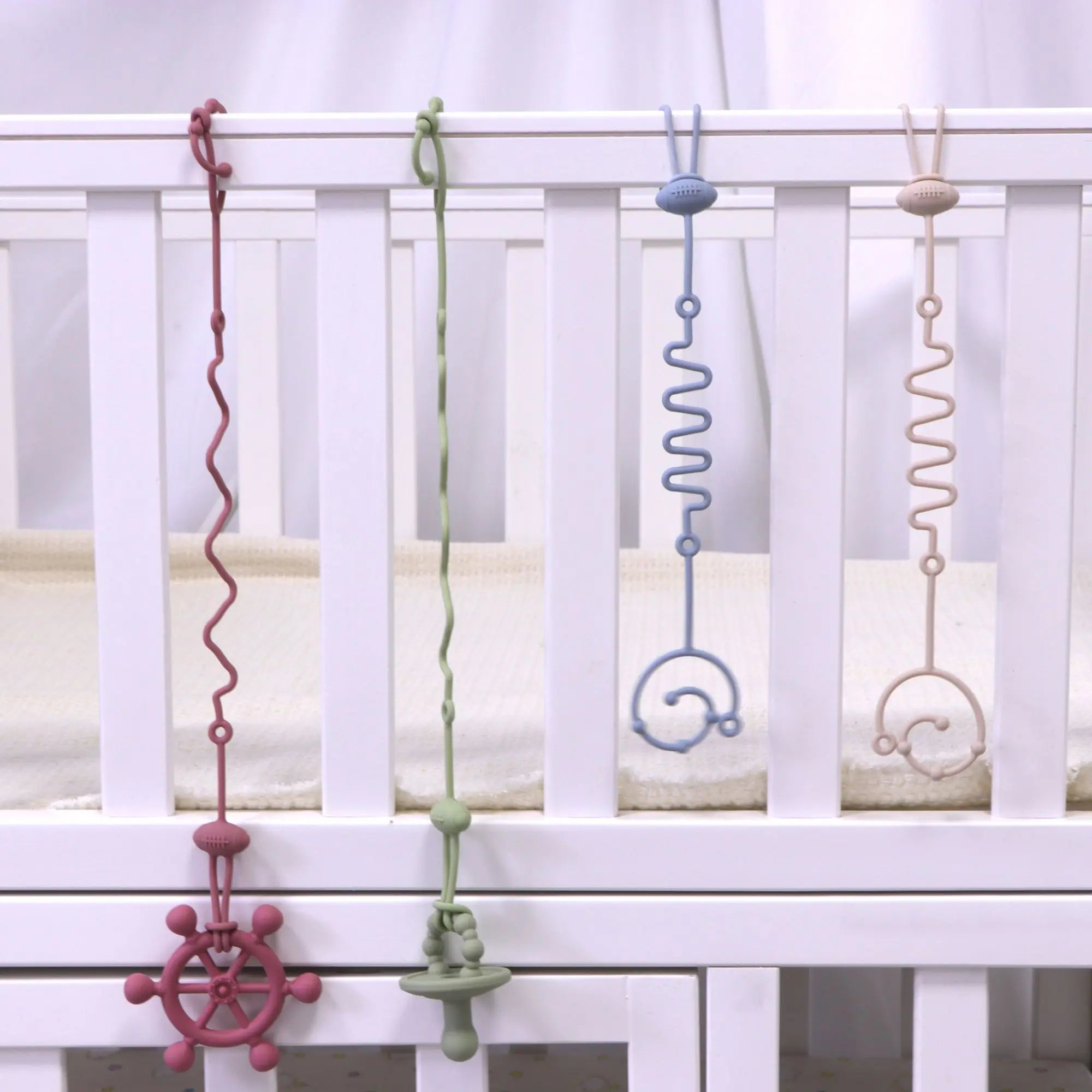 4-Piece Silicone Pacifier Clip, Teething Pacifier Holder Clip, Baby Pacifier Strap/Chain, Suitable for Toy Teething Devices